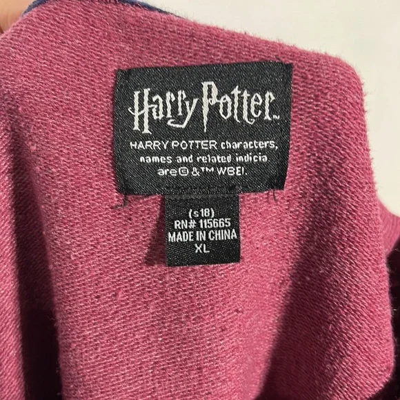 Harry Potter Maroon Long Sleeve Hogwarts All 4 Houses Sweater Size XL - Picture 8 of 8